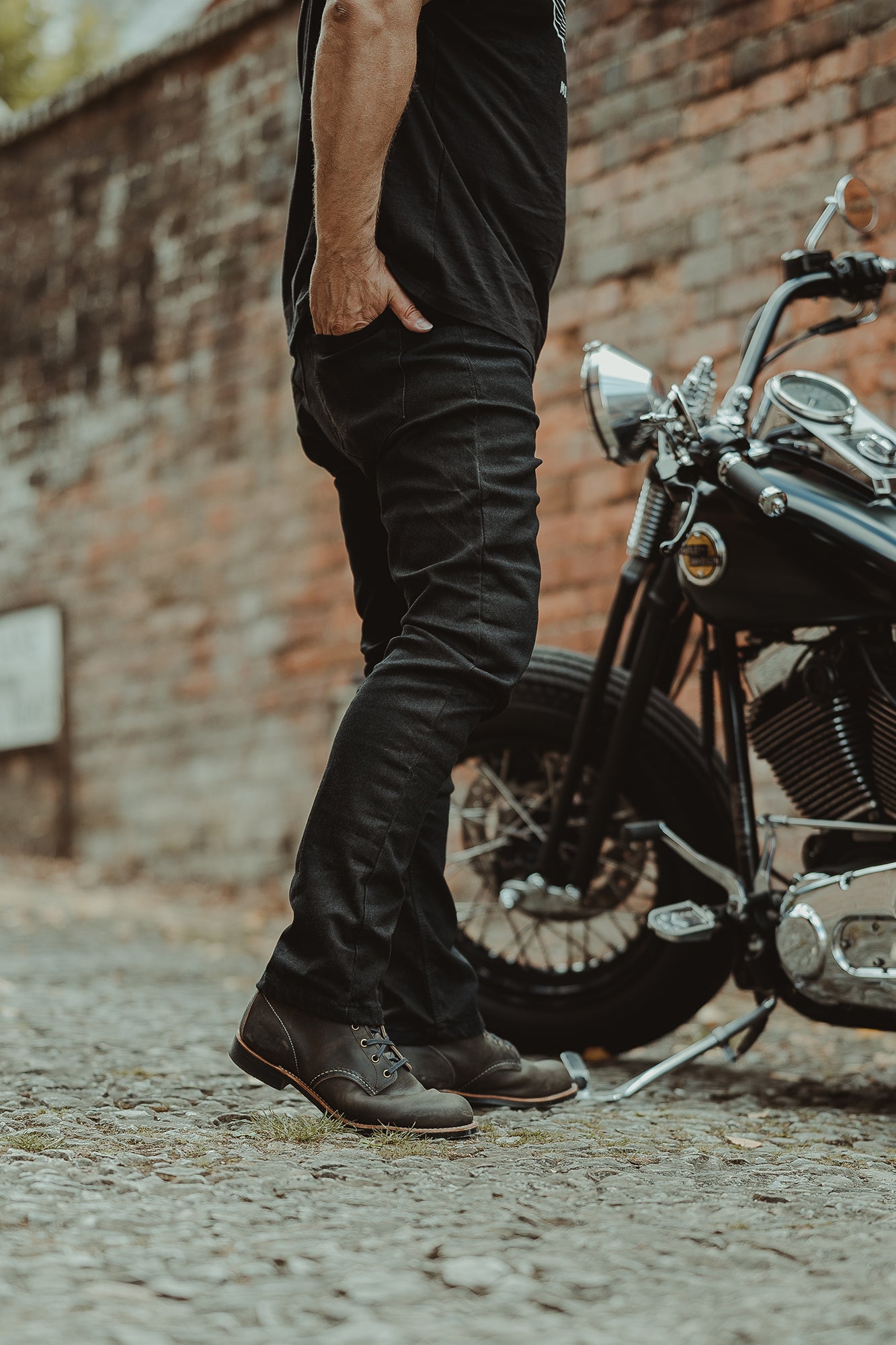 Motorcycle jeans with armour motorcycle hoodies. Buy online. Roadskin Europe